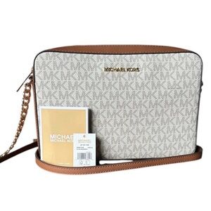 Michael Kors Jet Set Vanilla Crossbody Bag NWT